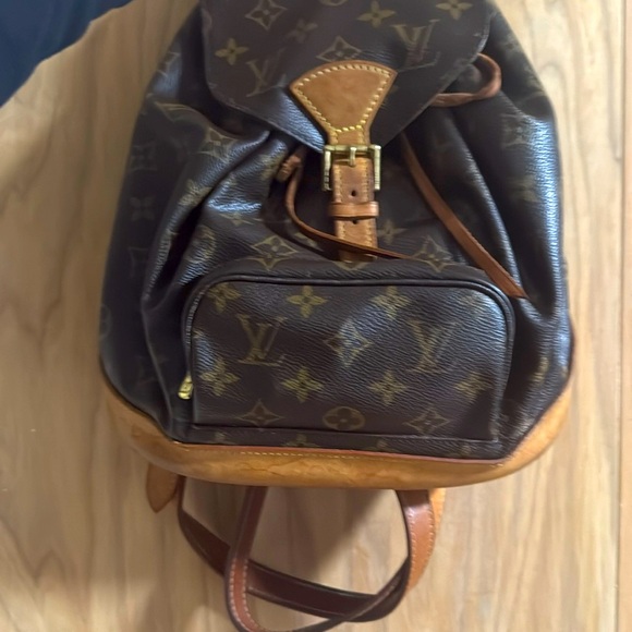 Louis Vuitton Montsouris MM Backpack - Picture 1 of 8